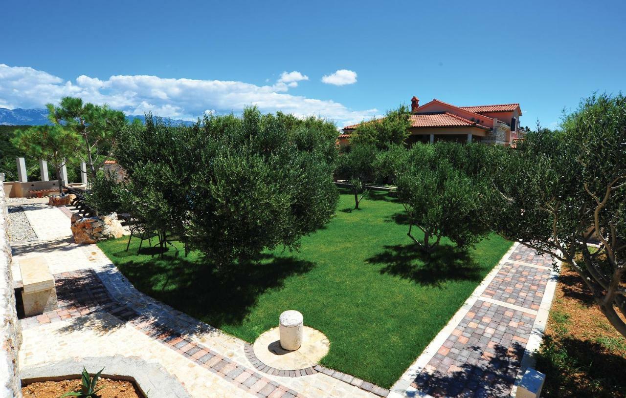 Villa Dabo Новаля Екстер'єр фото